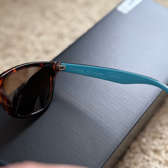 Lilly Pulitzer Maddie AQ Polarized Sunglasses Tortoise Frame Blue Arms 52-20-140 - Picture 3 of 6